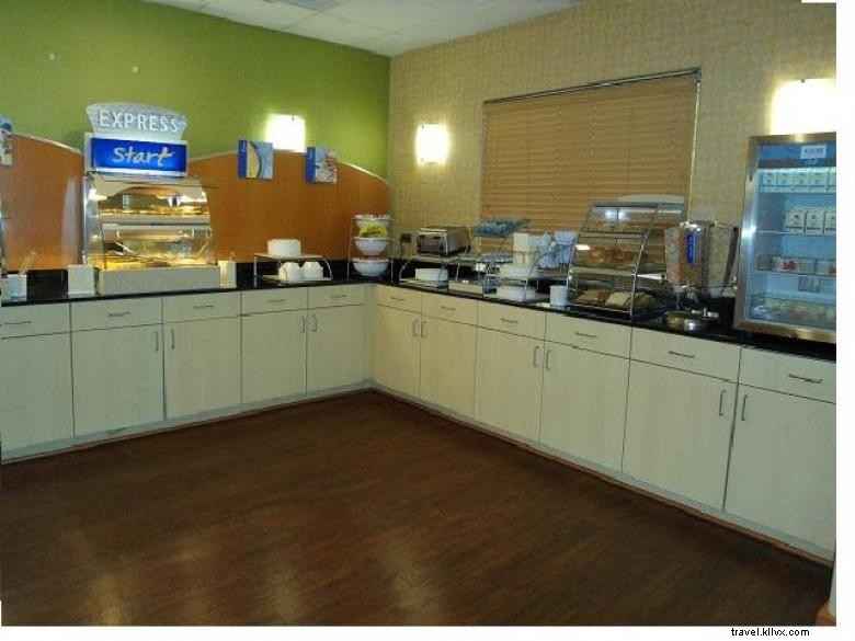 Holiday Inn Express &Suites Atlanta East - Lithonia 