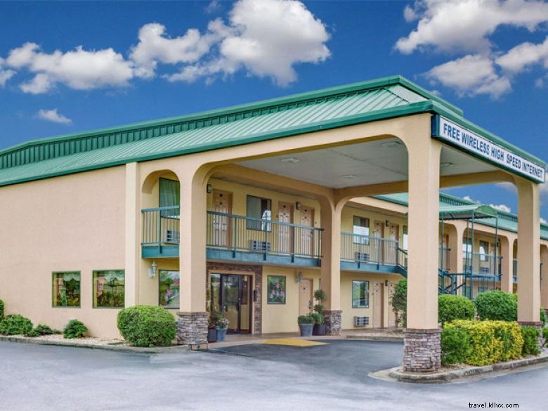 Days Inn by Wyndham Macon I-475 