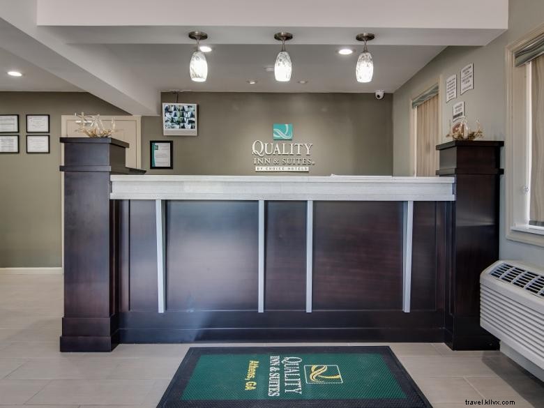 Quality Inn &Suites Area Universitas Athena 