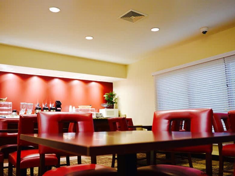 Red Roof Inn &Suites Commerce - Athena 