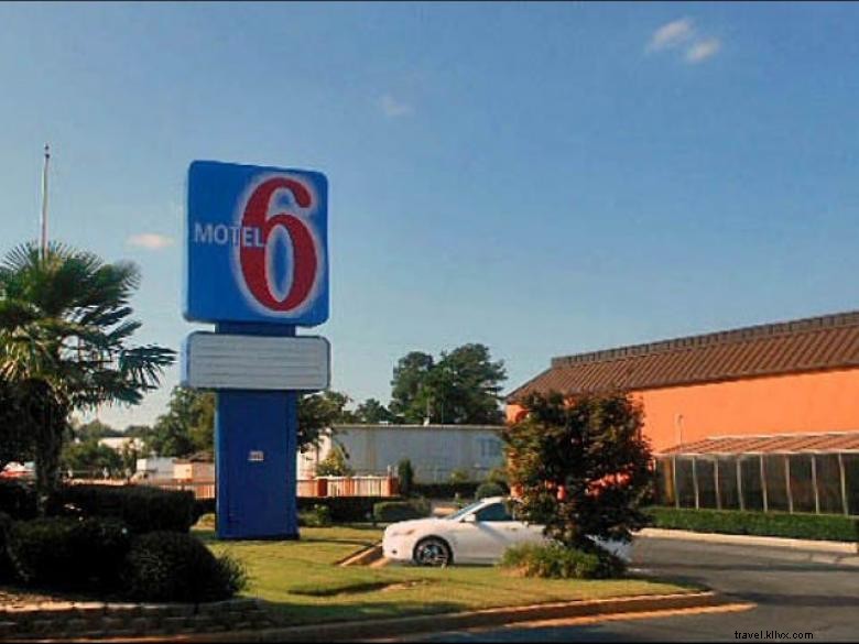 Motel 6 - McDonough 