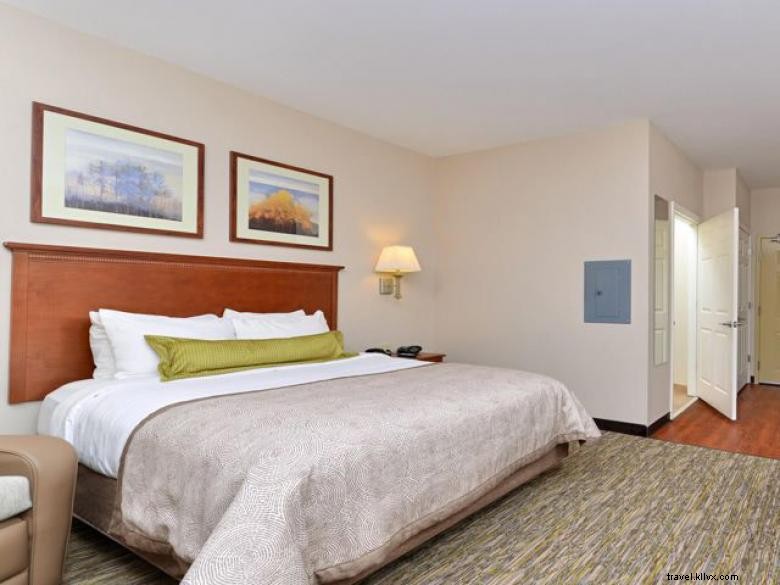 Candlewood Suites Athena 