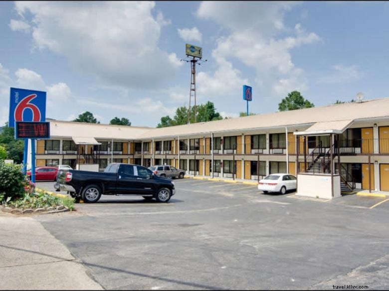 Motel 6 - Dalton 