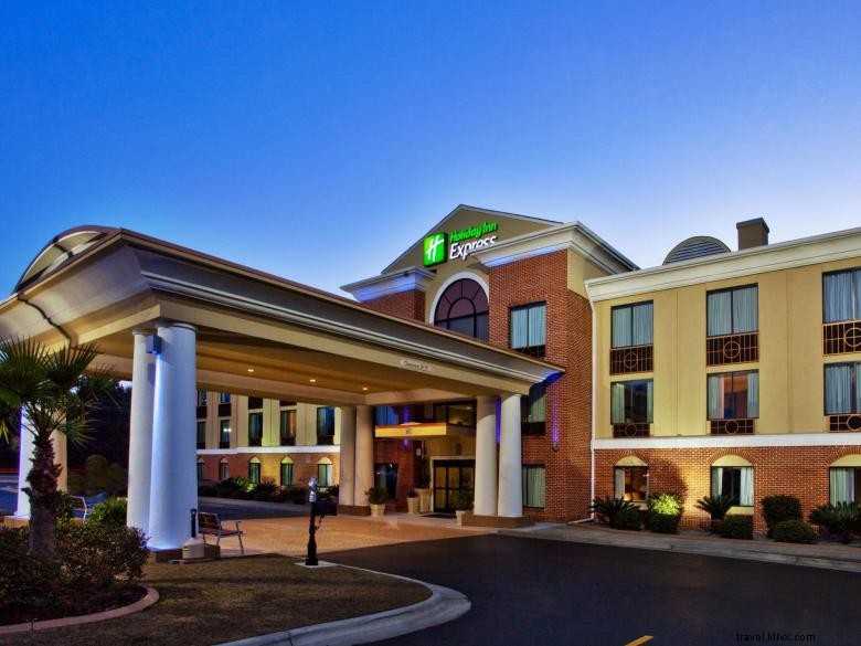 Holiday Inn Express＆Suites HinesvilleEast-フォートスチュワート 