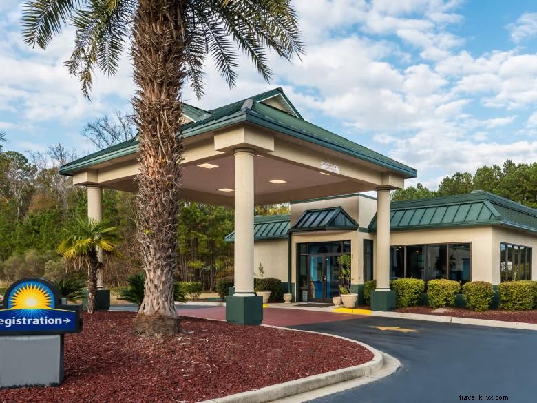 Days Inn by Wyndham Richmond Hill/Savannah 