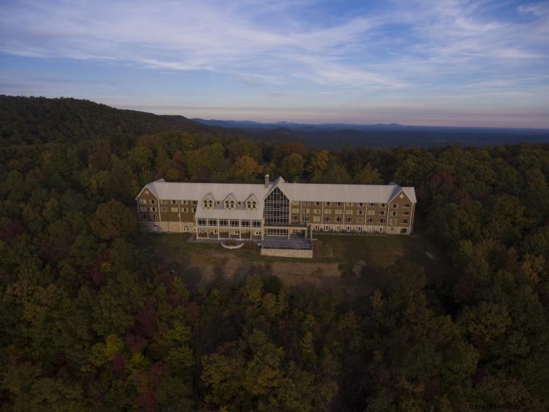 Amicalola Falls State Park &​​Lodge 