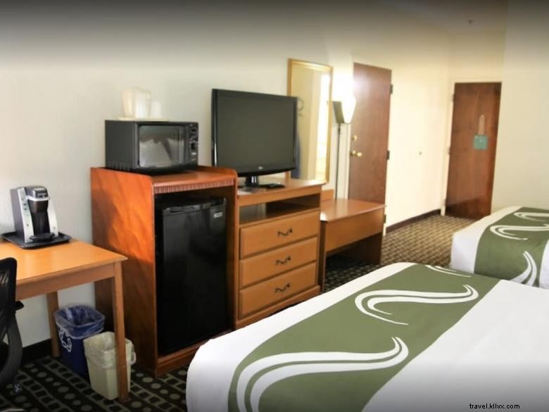 Quality Inn Fayetteville Dekat Alun-alun Pusat Kota Bersejarah 