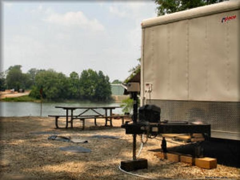 Perkemahan Pemandangan Sungai Bainbridge 