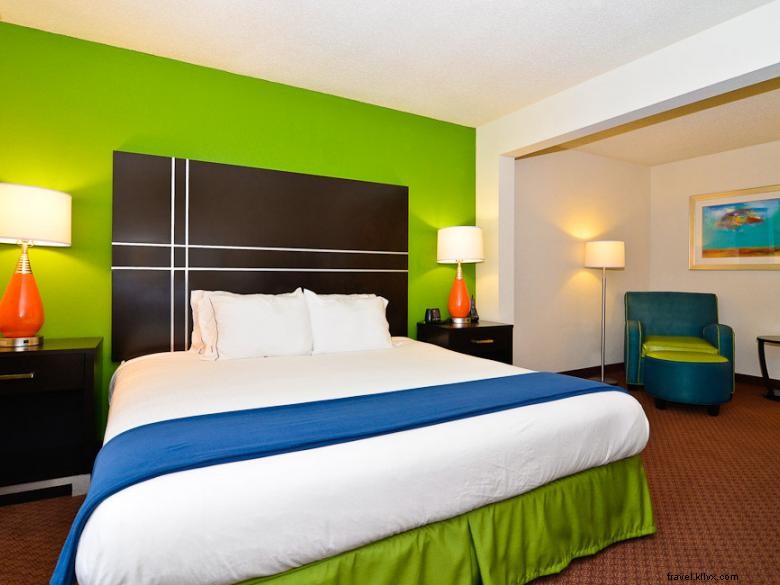 Holiday Inn Express Atlanta NE - I-85 Clairmont 