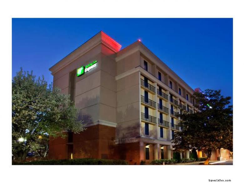 Holiday Inn Express Aeropuerto de Atlanta / Best Road 