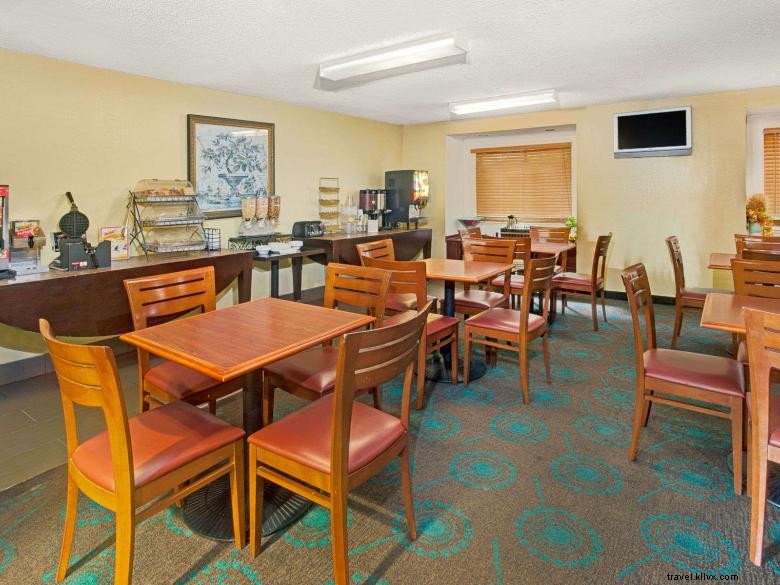 Microtel Inn &Suites by Wyndham Atlanta Airport 