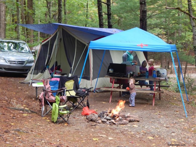 Campamento Trackrock y cabañas 