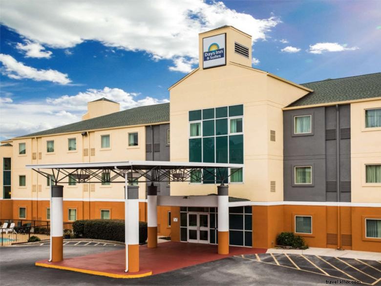 Days Inn &Suites by Wyndham Augusta cerca de Fort Gordon 