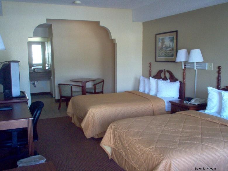 Days Inn &Suites di Wyndham Savannah Midtown 