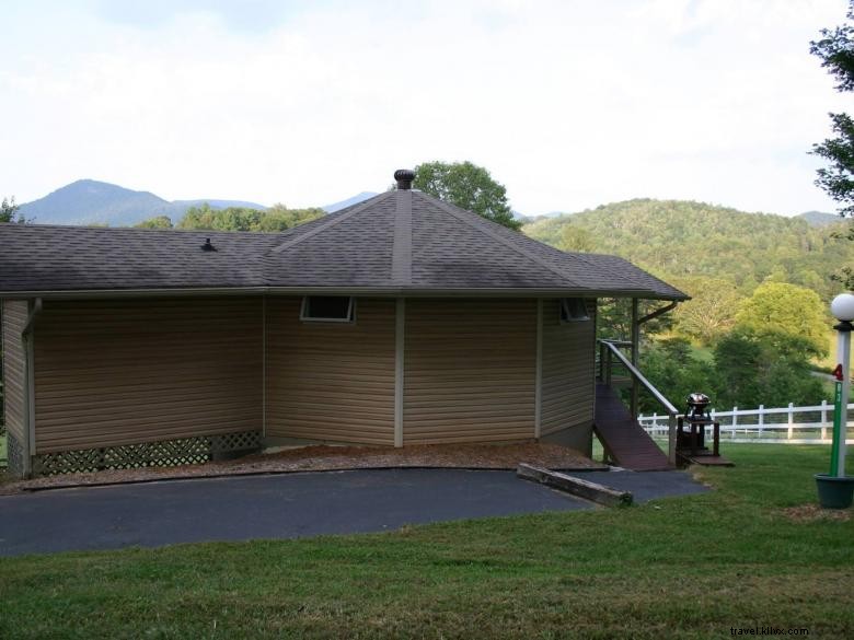 2s Company Farm Creek Cabins 