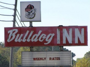 Bulldog Inn - Atenas 