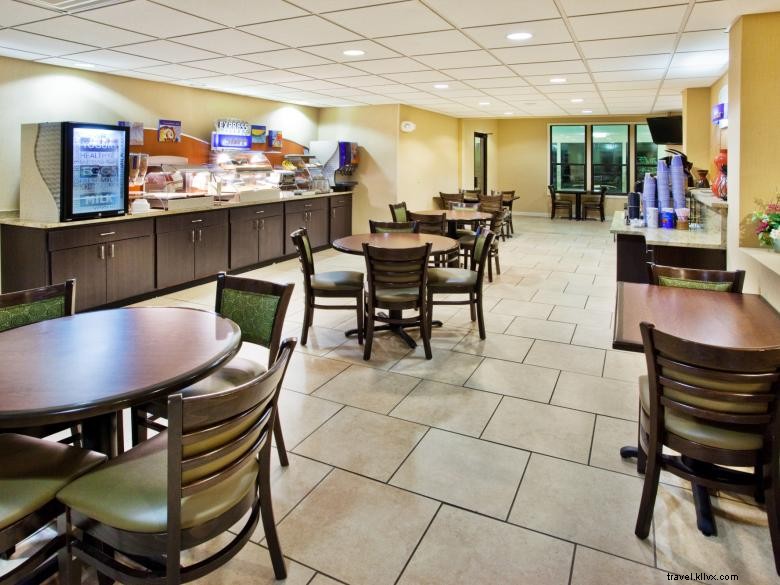 Comfort Inn &Suites Canton 