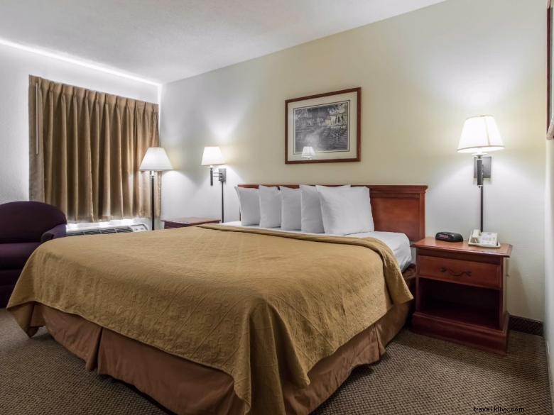 Quality Inn &Suites Savannah North - Port Wentworth 