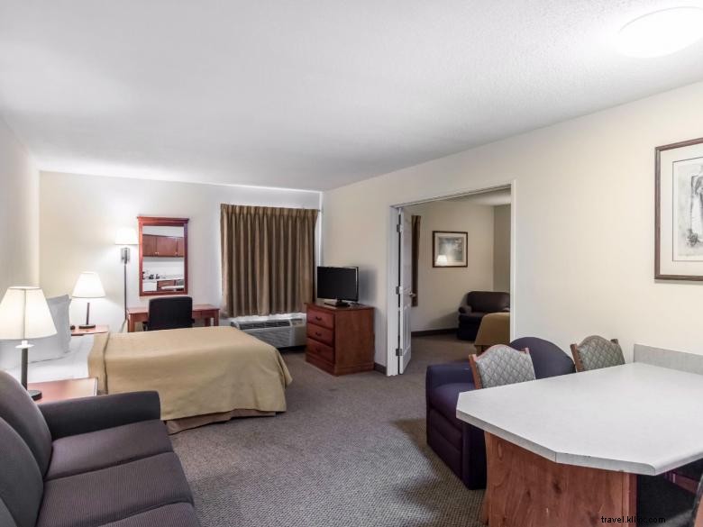 Quality Inn &Suites Savannah North - Port Wentworth 