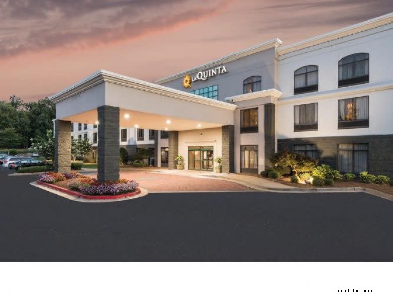 La Quinta Inn &Suites Kennesaw 