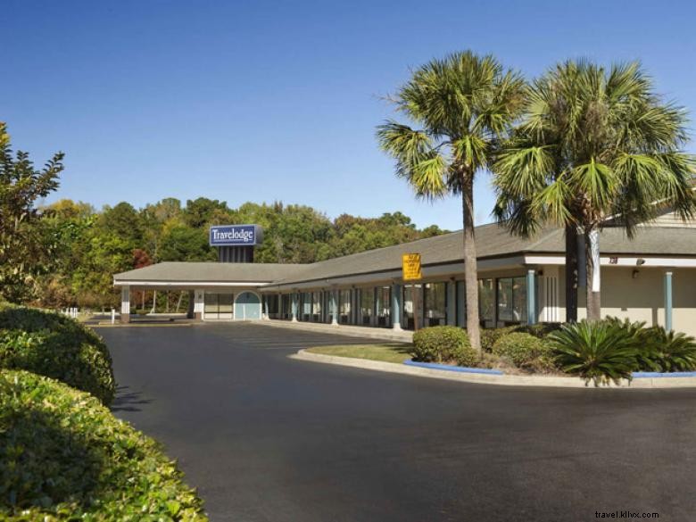 Travelodge by Wyndham Hinesville 