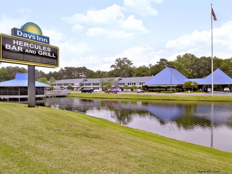 Days Inn par l aéroport de Wyndham Savannah 