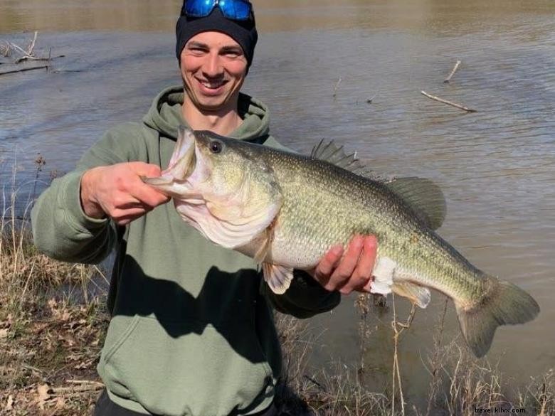 Aventuras de caça e pesca em Woods-N-Water 