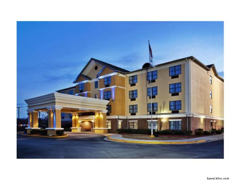 Holiday Inn Express &Suites Byron 