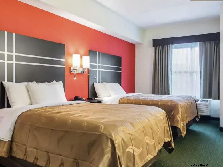 Quality Suites Atlanta Airport East 