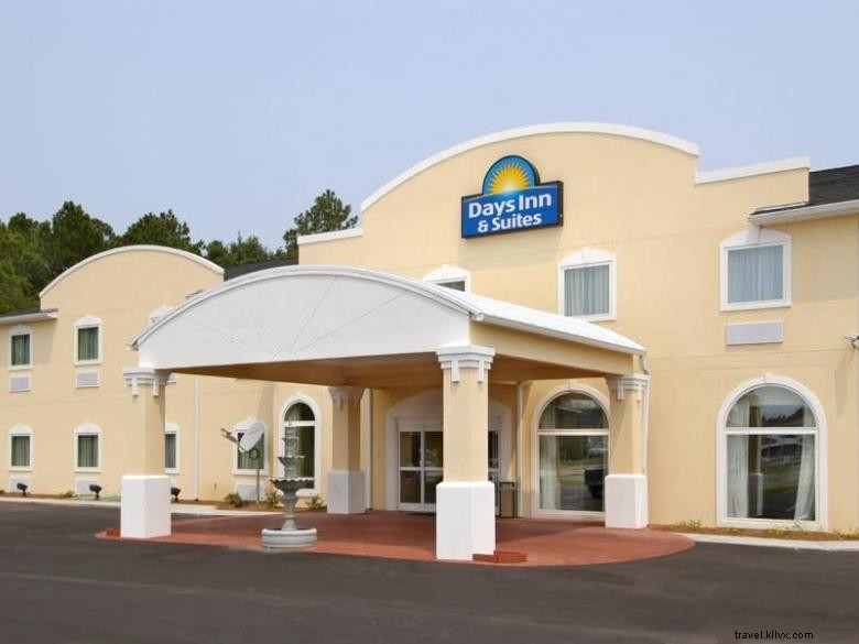 Days Inn &Suites by Wyndham Swainsboro 