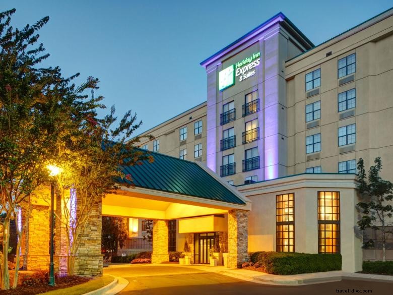 Holiday Inn Express &Suites Atlanta Buckhead 