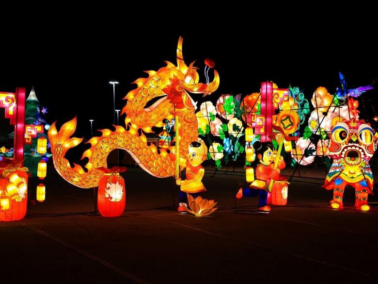 Illuminer :festival des lanternes chinoises et spectacle d acrobates 