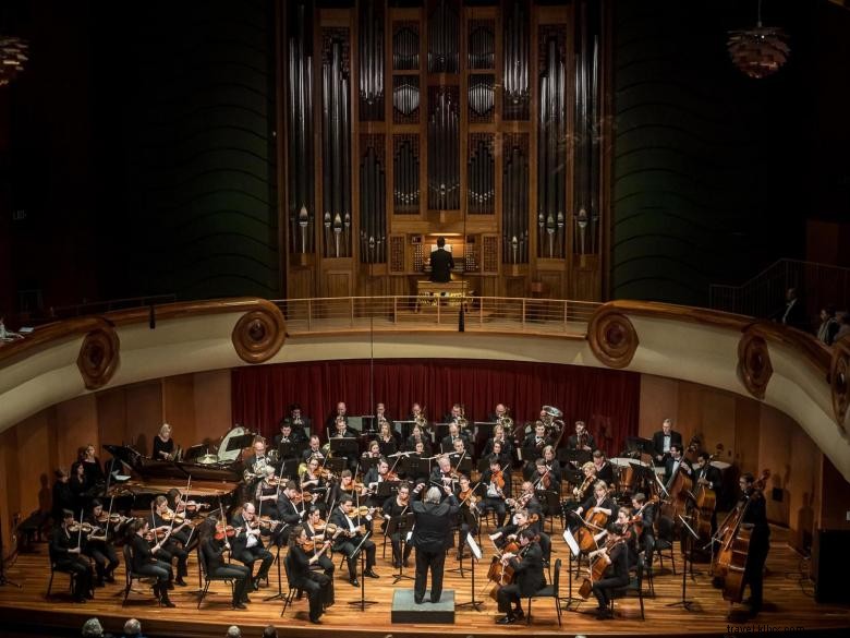 Serenata! eseguita dalla Columbus Symphony Orchestra 