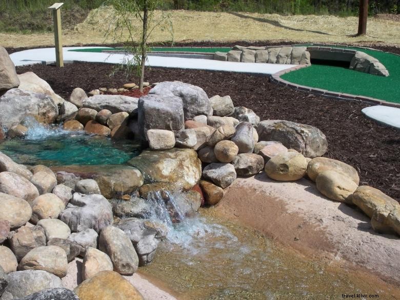 Cohutta Cove Mini Golf e Gem Mining 