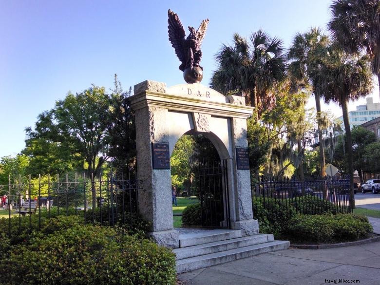 Excursão ao cemitério do Colonial Park / Passeios de paralelepípedos 