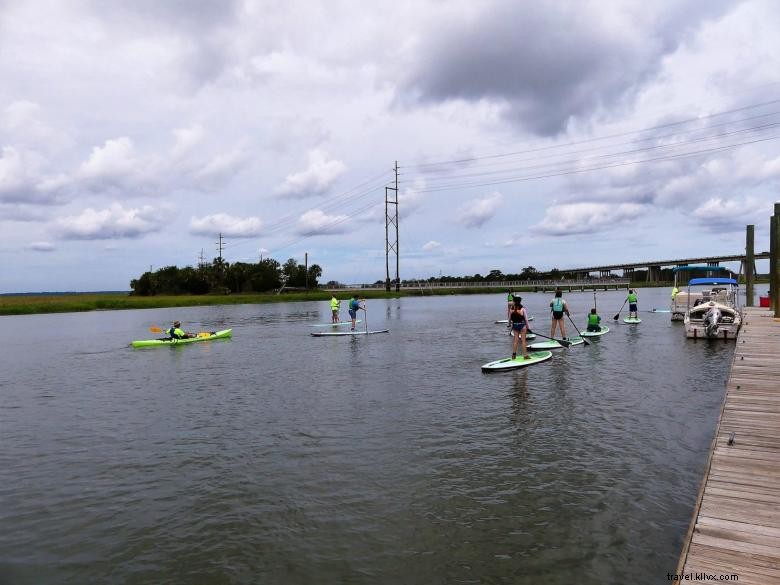 Berselancar di Pulau Utara dan Kayak 