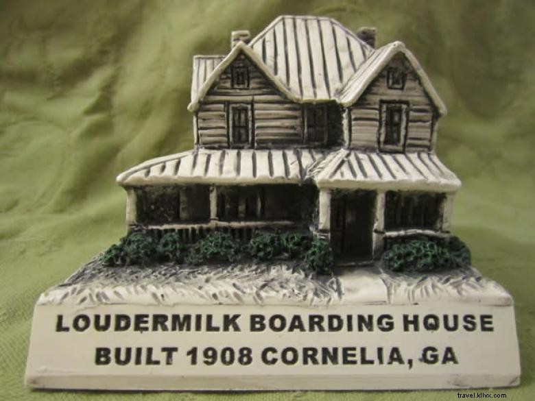 Loudermilk Boarding House et tout Elvis Museum 