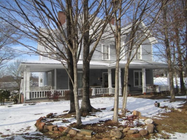 Loudermilk Boarding House et tout Elvis Museum 