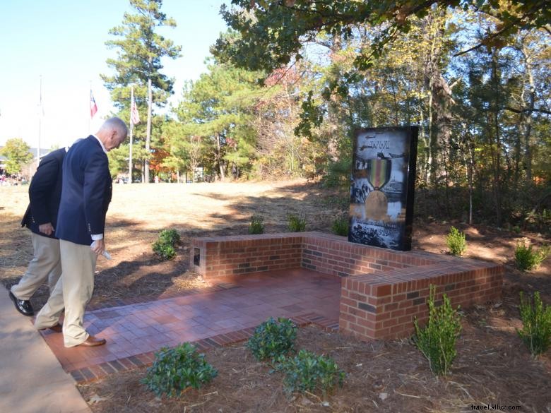 Caminhada pelo Memorial dos Veteranos de Johns Creek 