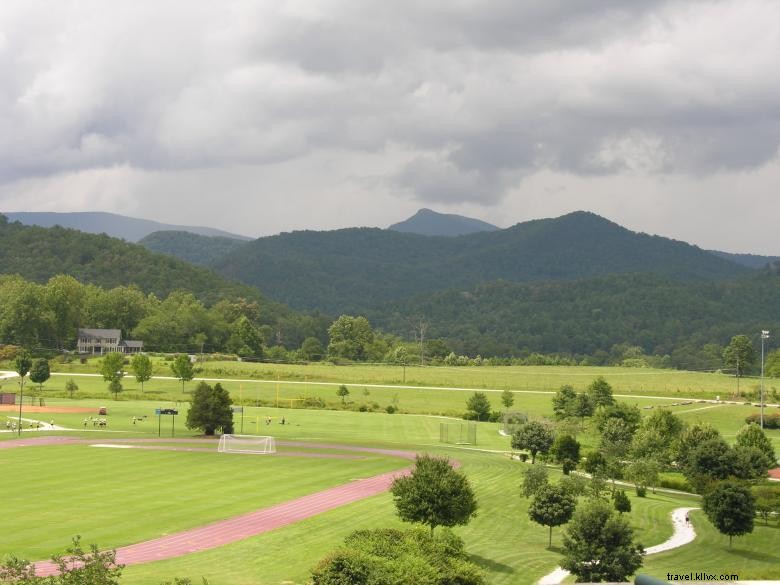 Rabun Gap-Nacoochee School 