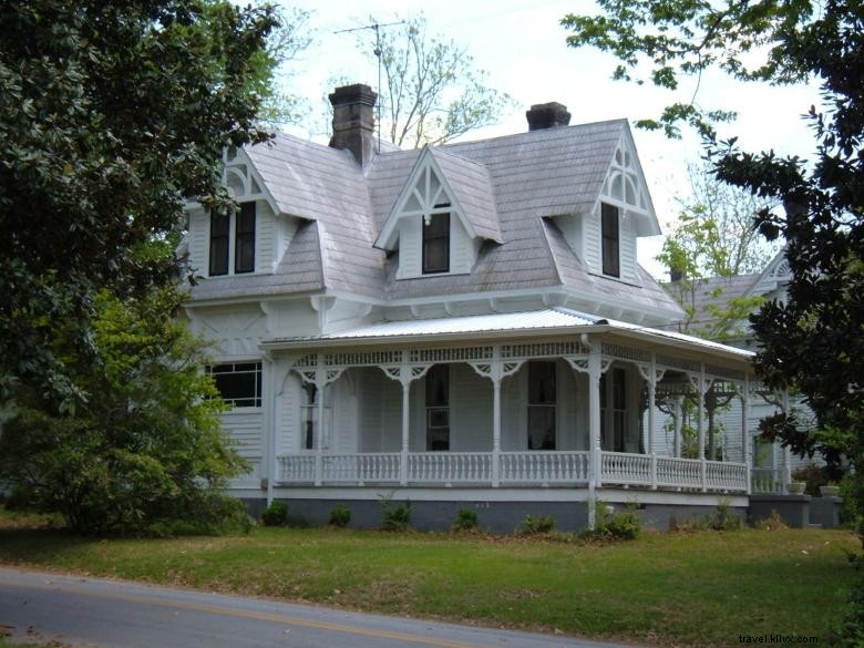 Visite en voiture/à pied des maisons historiques de Tallapoosa 