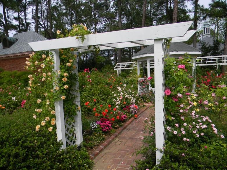 Markas Besar Bersejarah Massee Lane Gardens dari American Camellia Society 