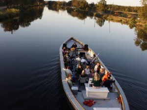 Centro de descubrimiento del canal de Augusta y recorridos en barco por Petersburgo 