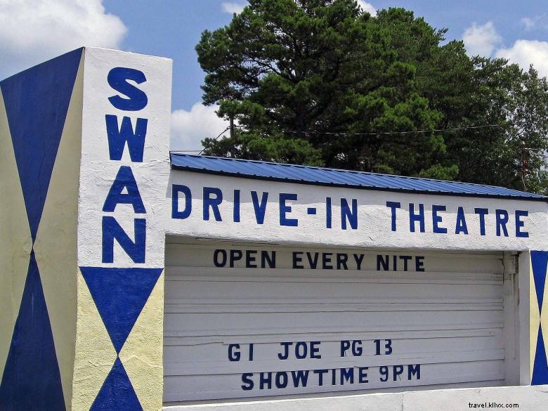 Swan Drive in teatro 