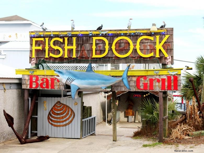 Fish Dock Bar &Grill 