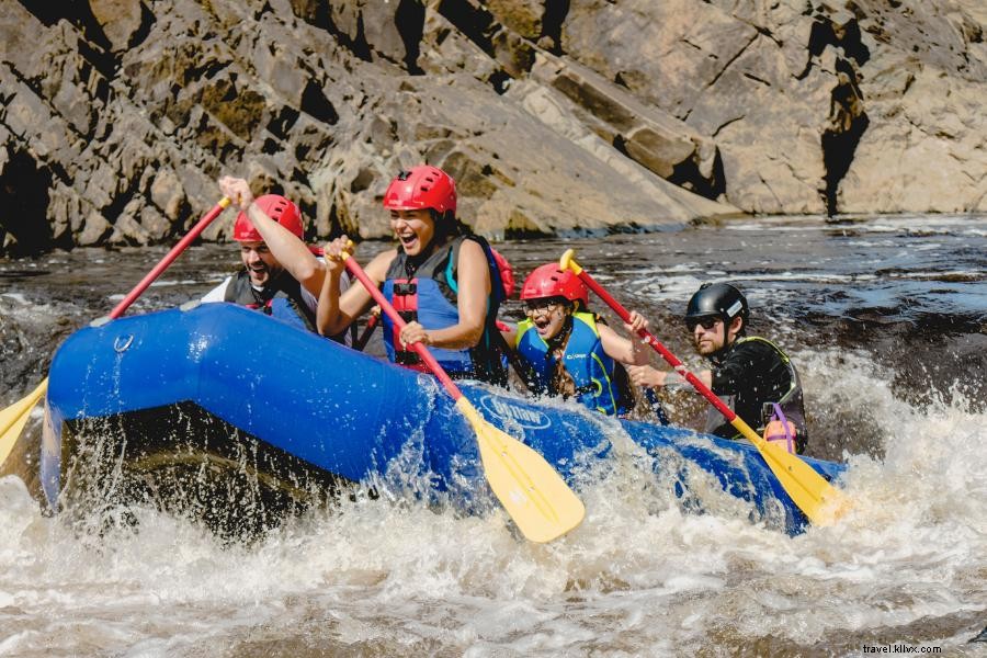 Tutti a bordo per un avventura di rafting sul fiume nel nord-est del Minnesota 