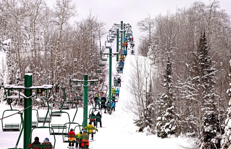 18 famose destinazioni per lo sci alpino in Minnesota 