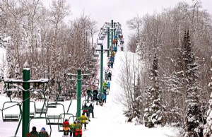 18 famose destinazioni per lo sci alpino in Minnesota 