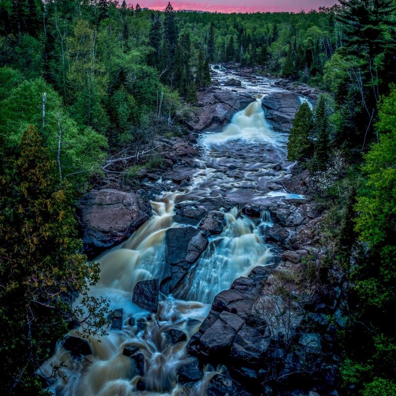 Où aller à la poursuite des cascades dans le Minnesota 