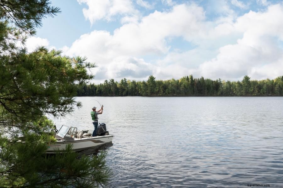 Explorez le parc national des Lacs des Voyageurs 